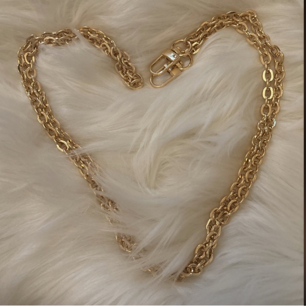 Elegant Gold Chain Necklace